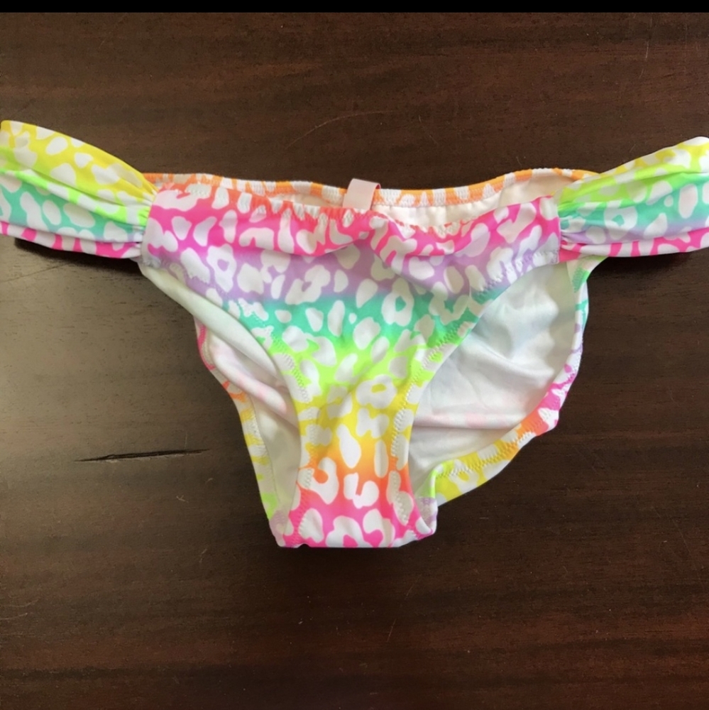 ISO!!!! Multicolored Animal Print VS Bottoms